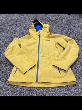 Patagonia powder bowl, jacket with hood women’s size small